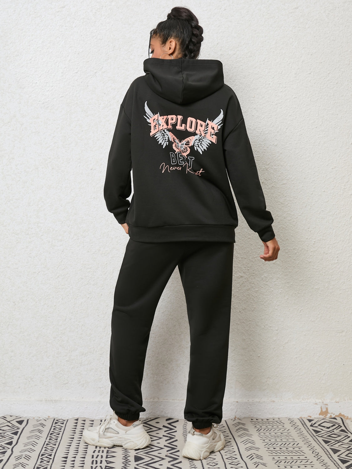 Graphic Hoodie and Sweatpants Set Secondary image