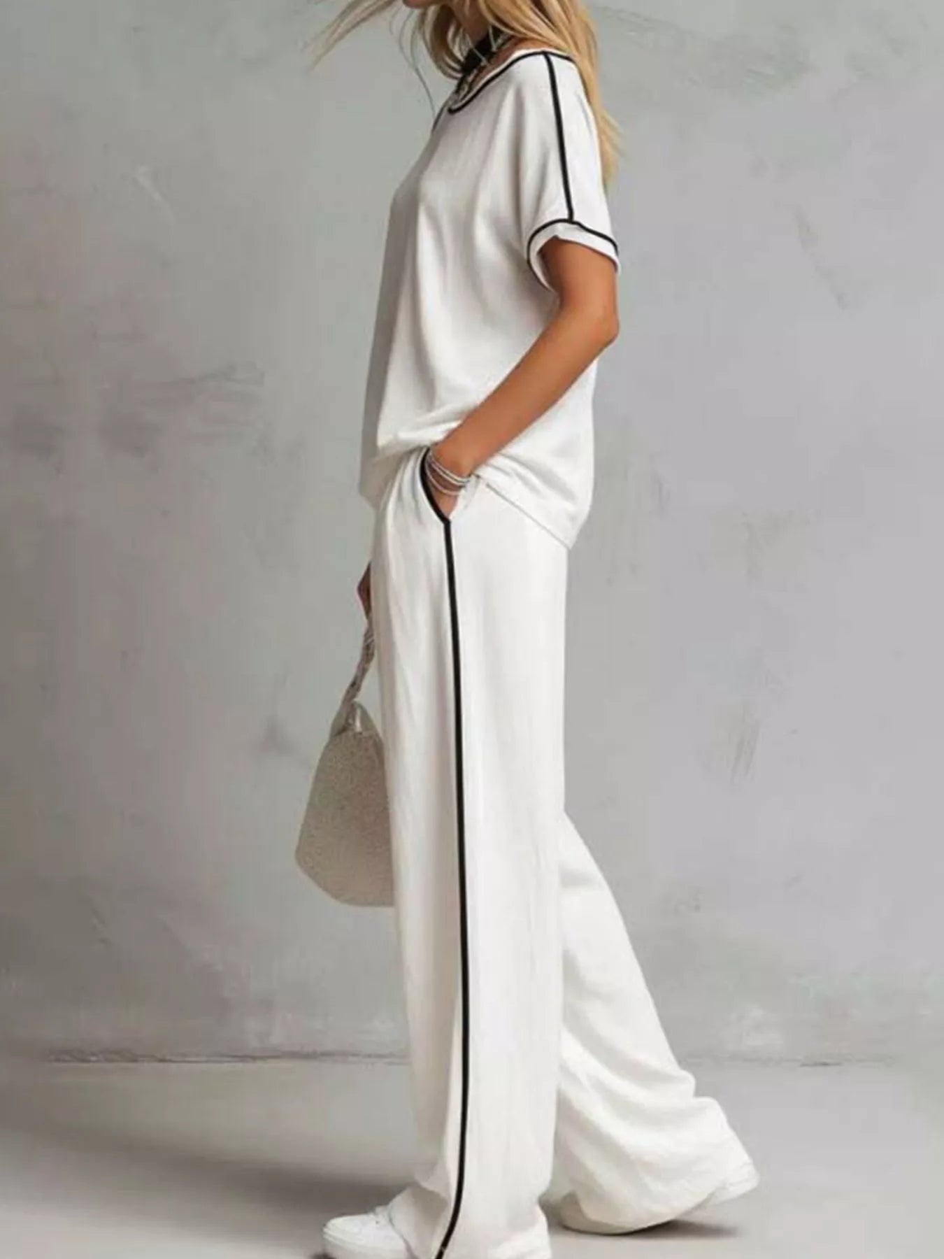 Contrast Trim Round Neck Top and Pants Set Secondary image